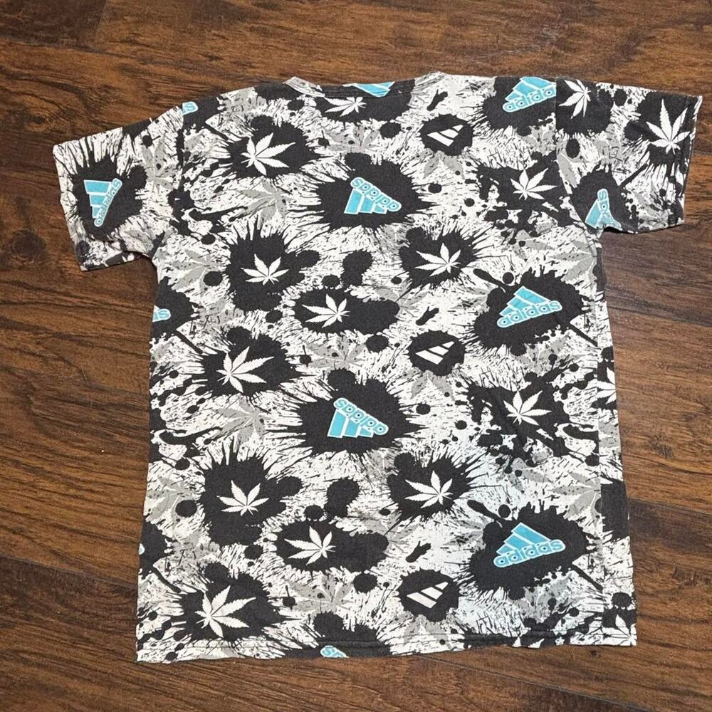 Adidas tshirt approximately size large - Picture 5 of 5